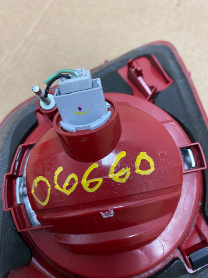 2004 2005 2006 Mazda 3 Sedan Right Passenger Side Tail Light inner OEM O6660 DW8