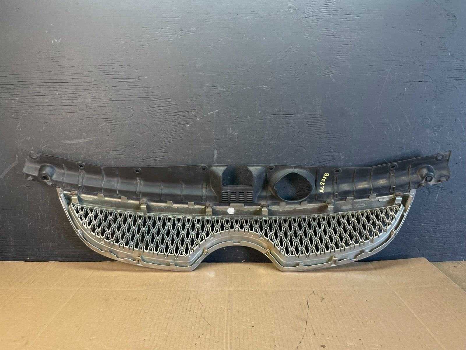 2007 to 2011 Hyundai Veracruz Chrome Grille Grill OEM AC2338 DG5