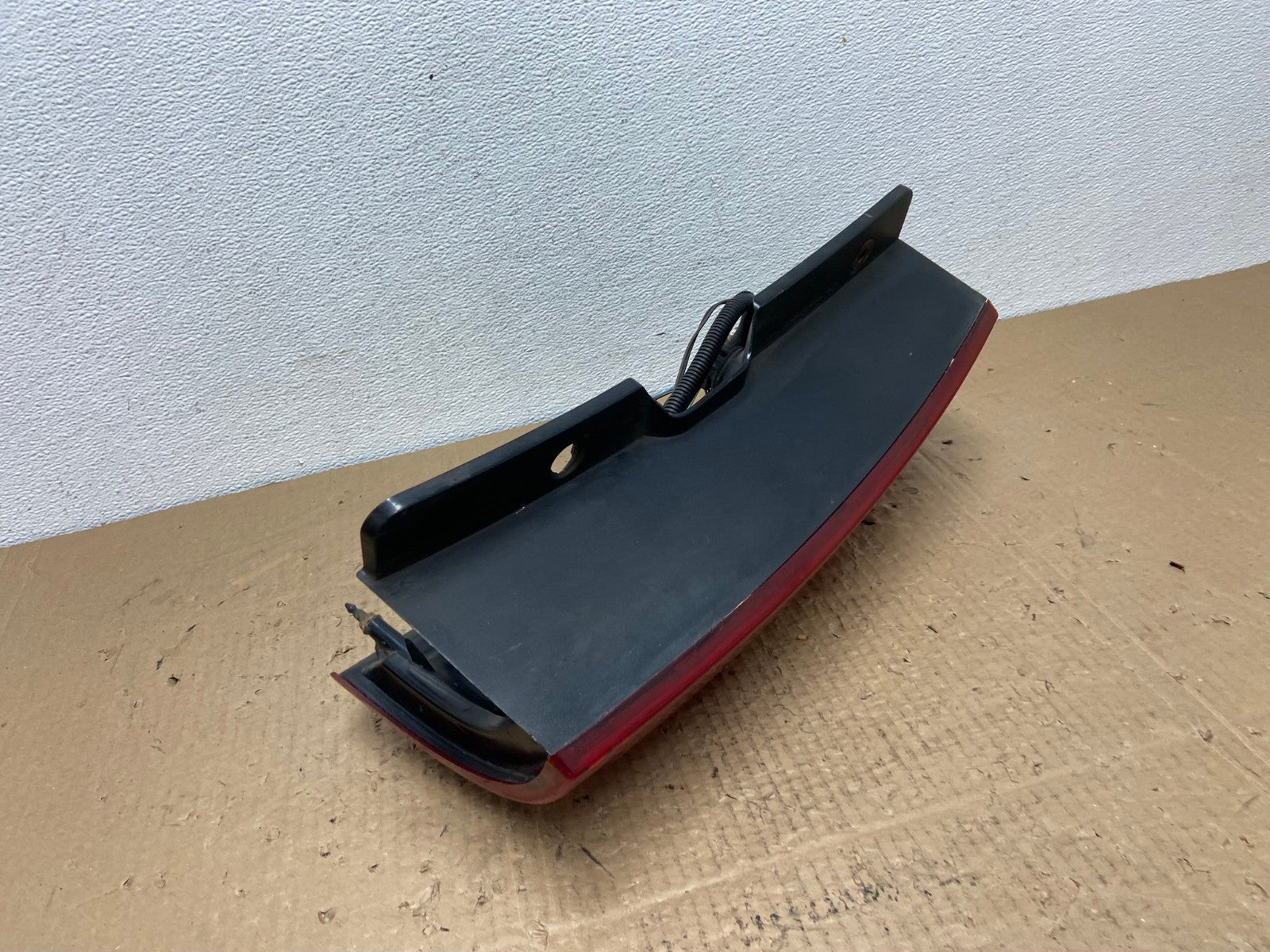 2008-2014 Chevrolet Tahoe Suburban Driver Lh Left Side Tail Light AC4111 LK6