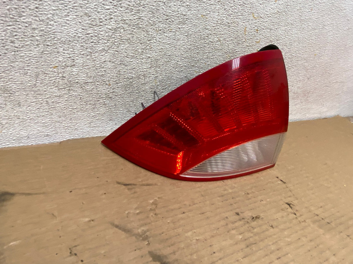 2010-211 Mercury Milan Left Driver LH Side Tail Light AH4219 LK1