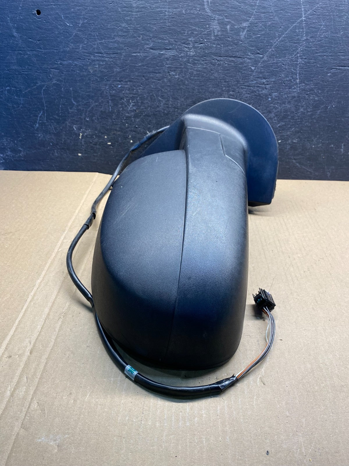 2007-2013 Chevrolet Tahoe Silverado Suburban Right Passenger Mirror AG3520 DW0
