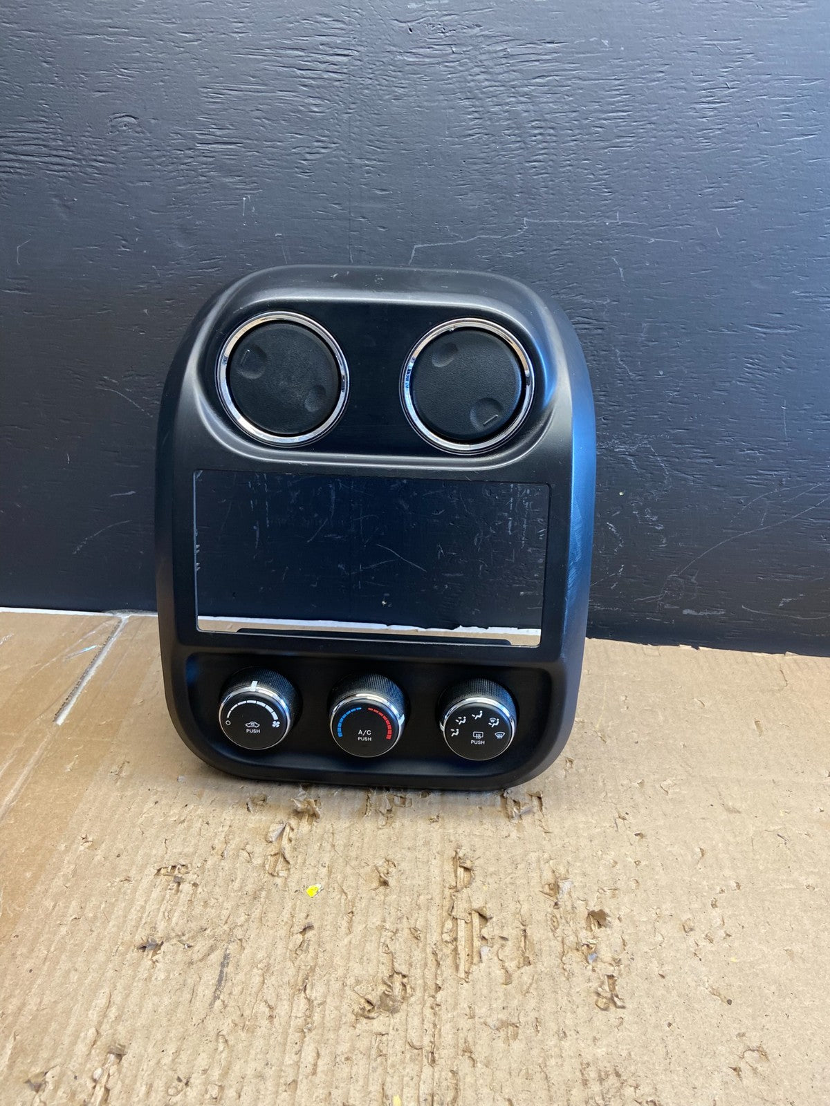 2011 to 2017 Jeep Compass Dash Climate Temperature Control Radio Bezel ab8626 DG0