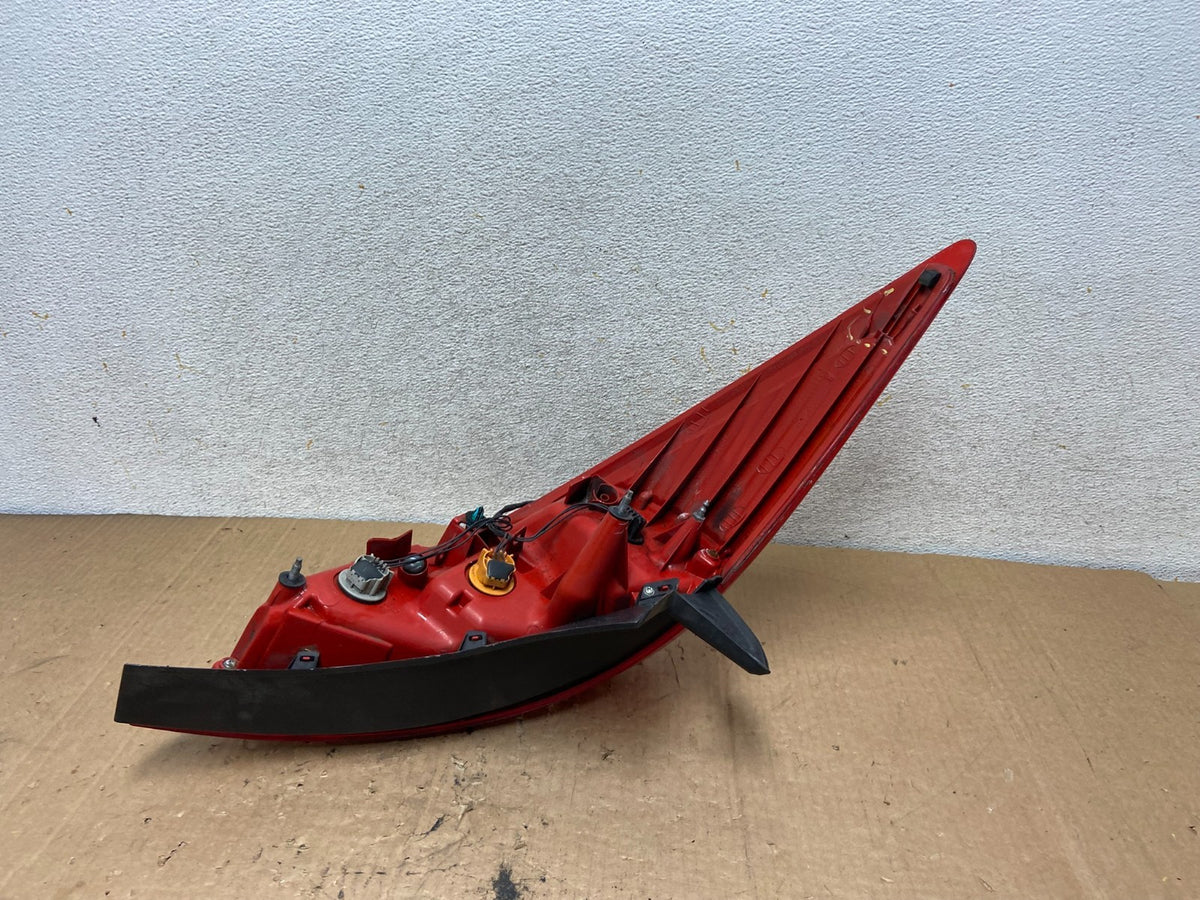 2007 - 2012 Nissan Versa Hatchback Right Passenger Side Tail Light AI9161 LK5