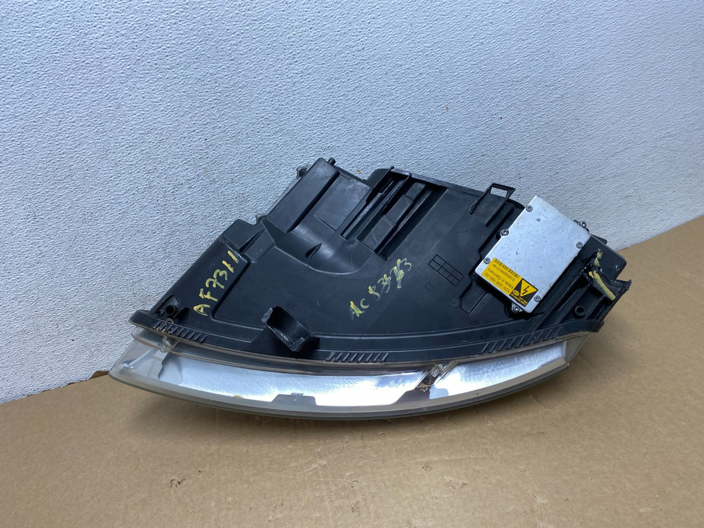 2005 to 2008 Audi A6 Right Passenger Side Headlight Xenon HID AF7311 DW8
