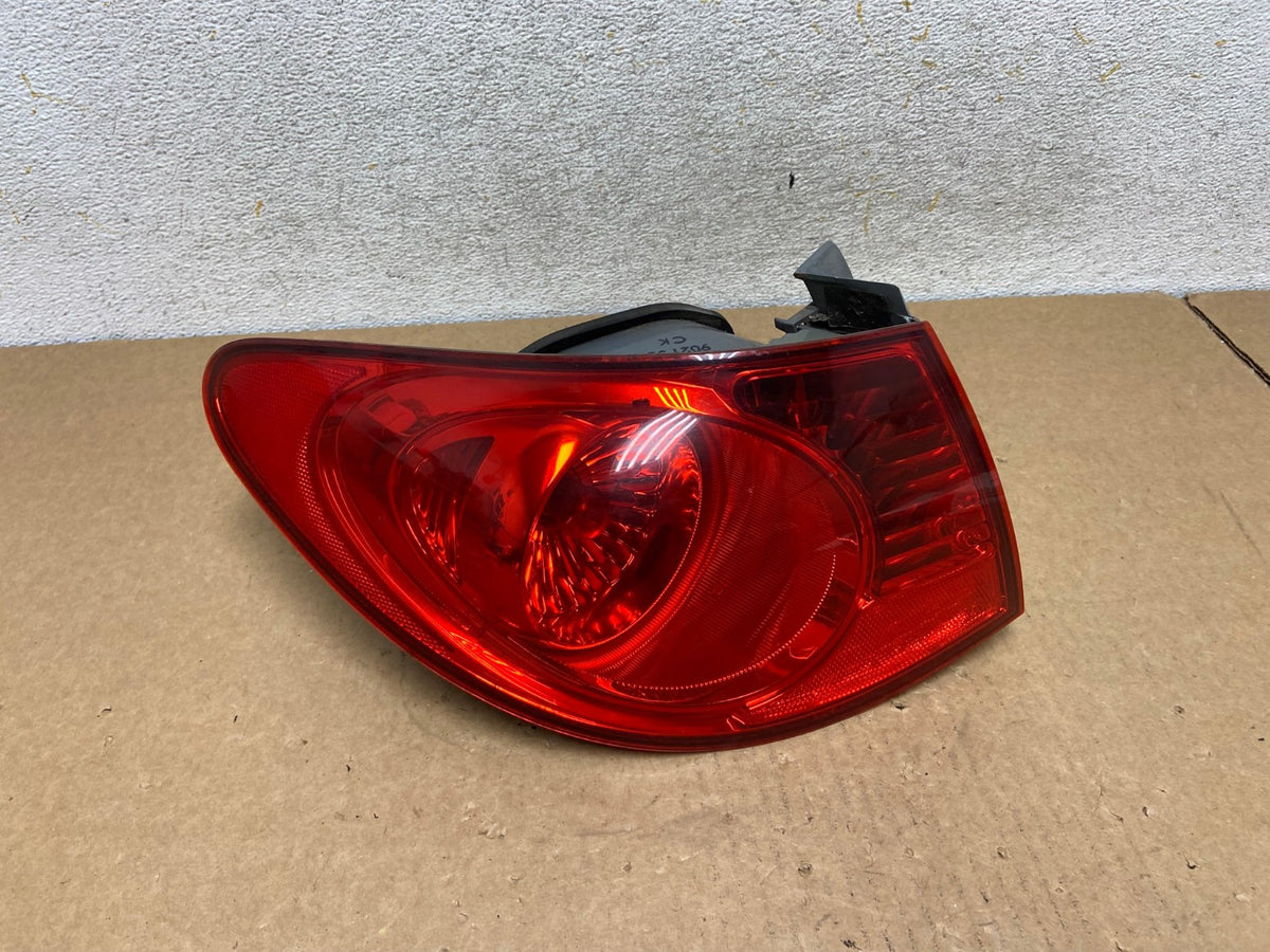 2007 to 2010 Hyundai Elantra Sedan Left Driver Side Tail Light AI3373 LK0