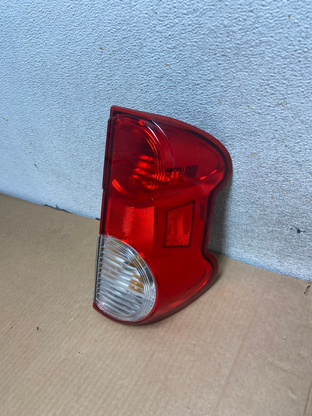 2013 to 2017 Nissan NV200 Right Passenger RH Side Tail Light AI6884 LK1
