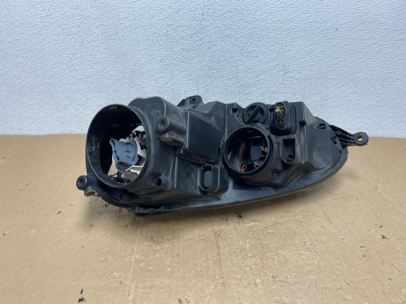 2005 - 2010 Volkswagen Jetta Right Passenger RH Side Headlight Halogen AC6019 DW5