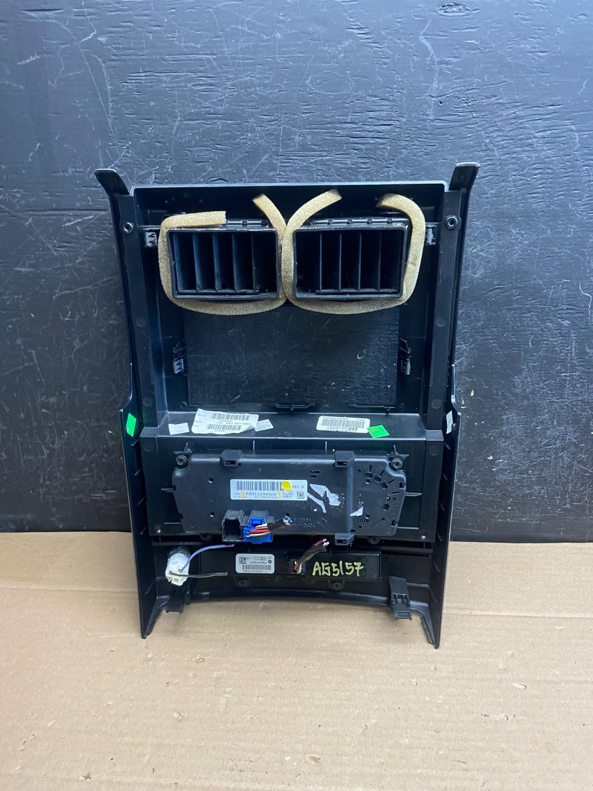 2008 to 2012 Jeep Liberty Dash Climate Temperature Control Radio Bezel AG5157 DG4