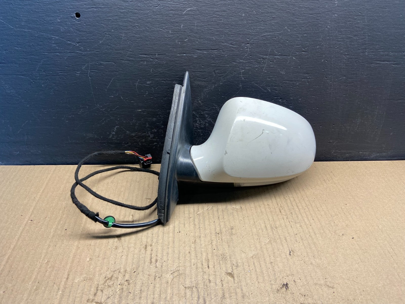 2006-2010 Volkswagen Passat Left Driver Turn Sgn View Door Mirror AC0546 MS0