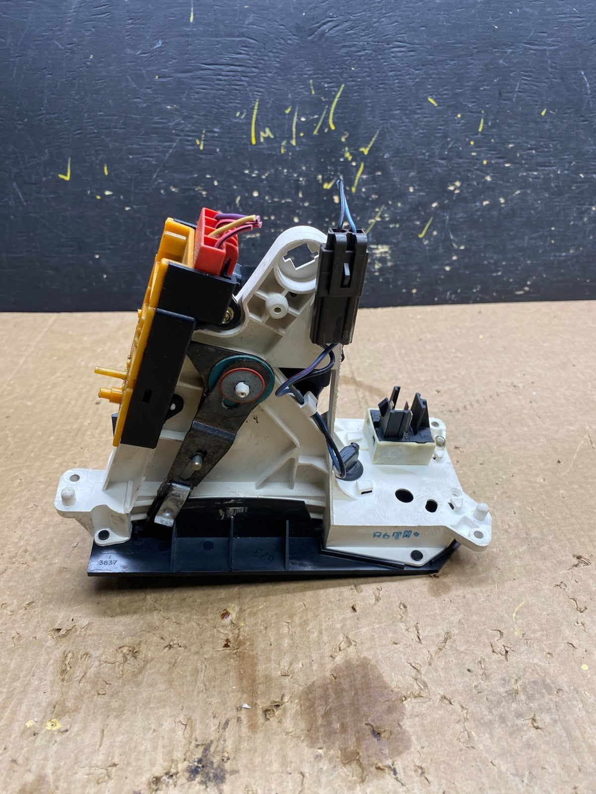 1998 to 2002 Honda Accord Radio CD Player Climate Control Switch z4467 DG4