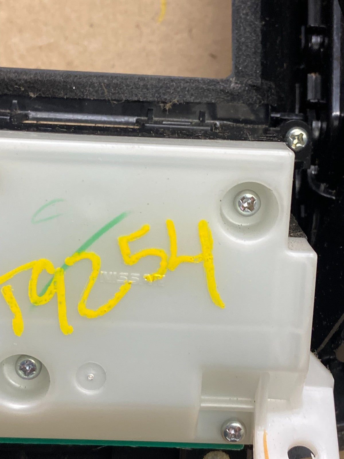 2008 - 2012 Infiniti G35 EX35 Radio Player Screen Panel Bezel t9254 DG6