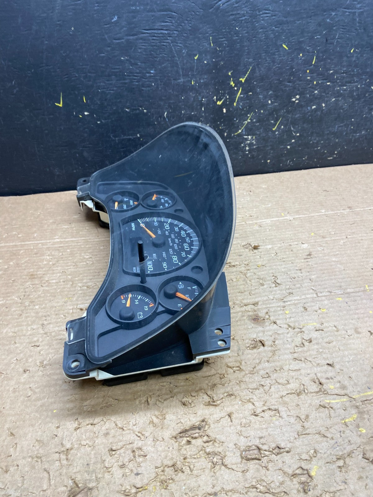 2004 to 2007 Chevrolet Express Speedometer Cluster Gauge OEM W3394 DG3