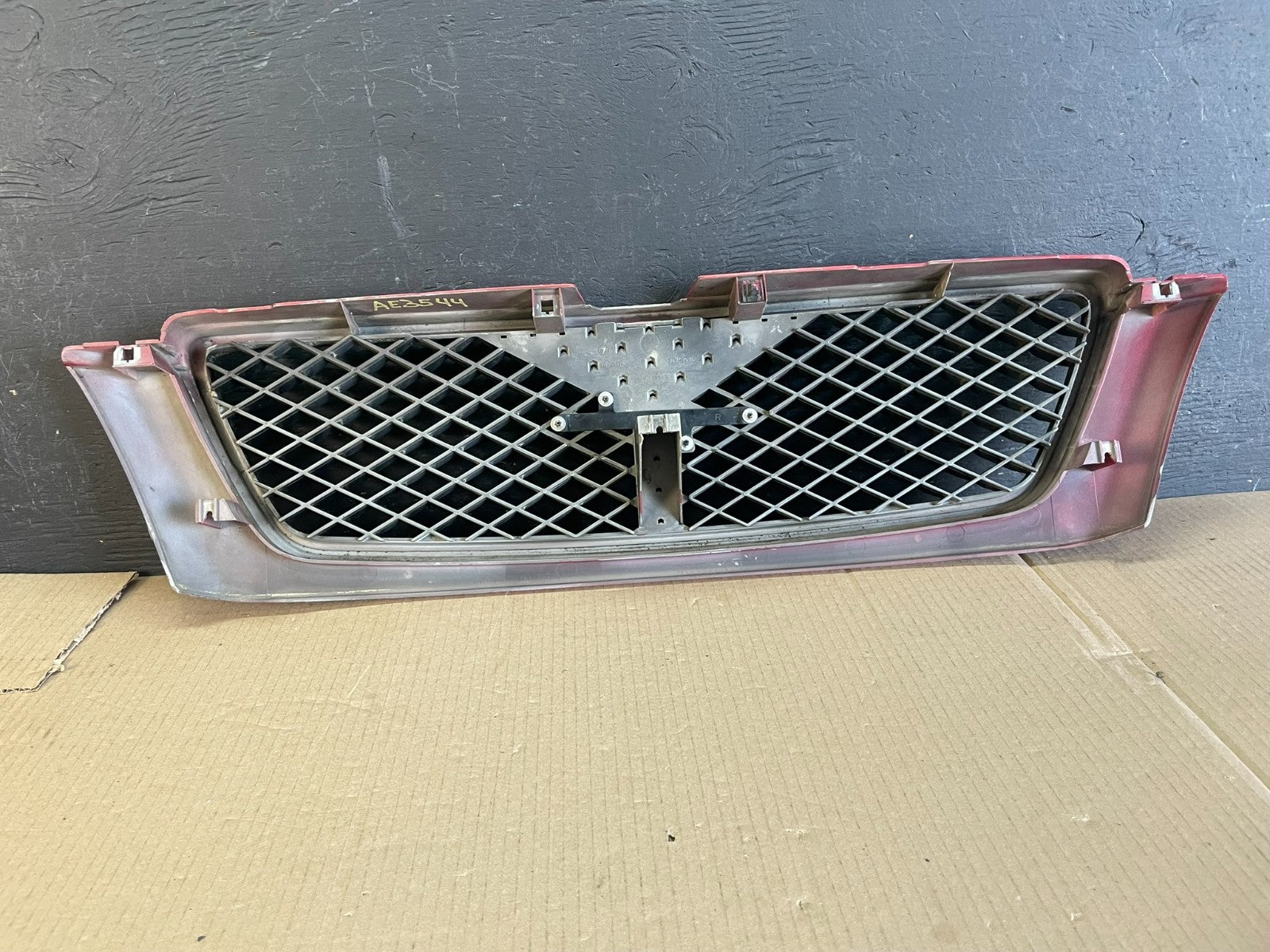 1997 to 2000 Subaru Forester SF5 Front Grill Grille AE35443