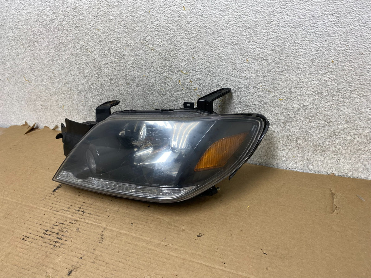 2003-2004 Mitsubishi Outlander Left Driver LH Headlight AH4094 DW2