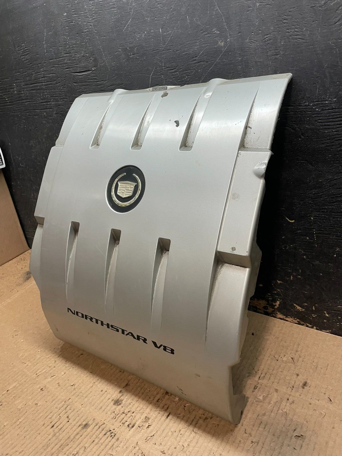 1997 to 2004 Cadillac Deville Seville Northstar Engine Motor Cover X9726 DG2
