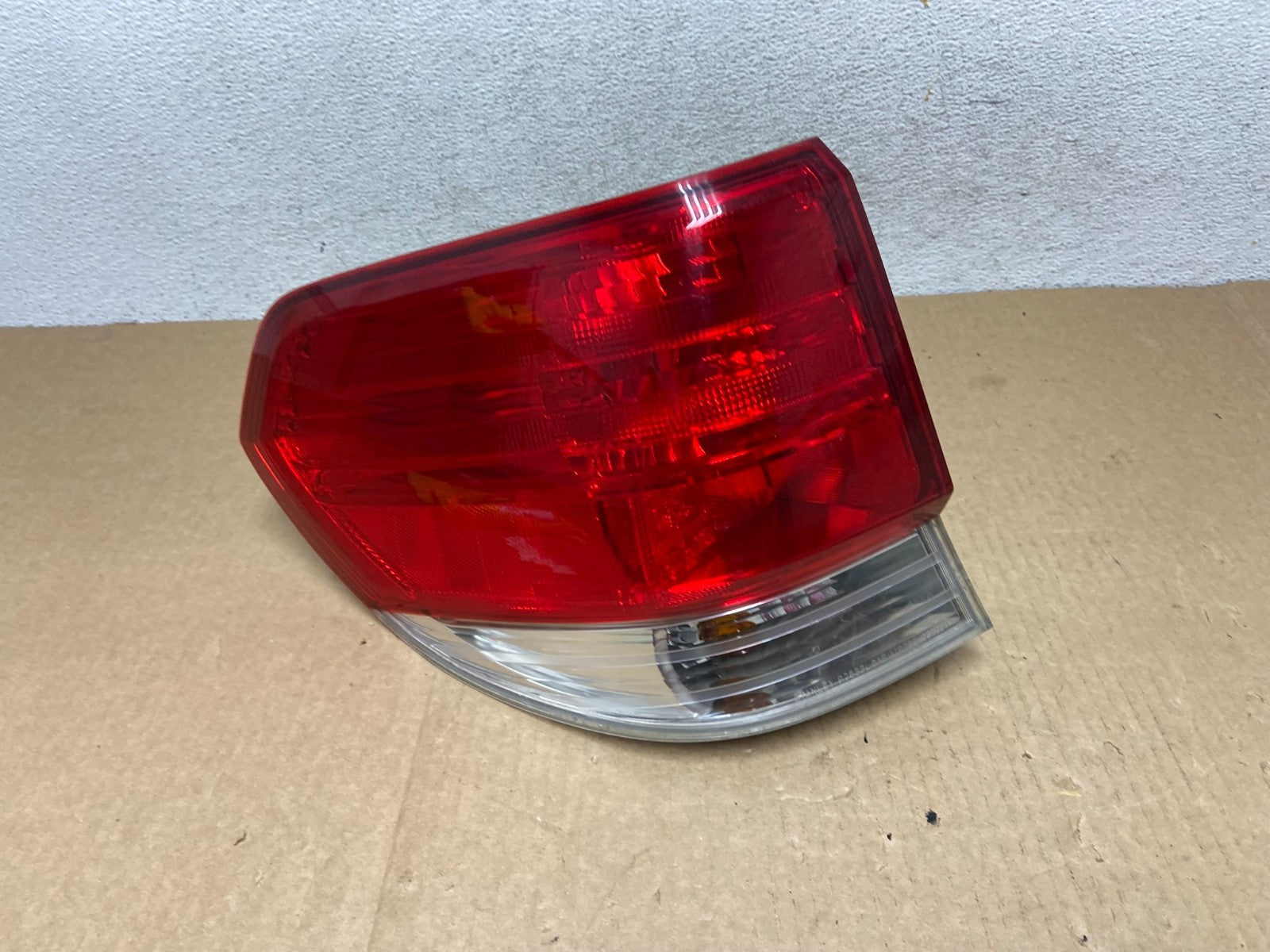 2008 2009 2010 Honda Odyssey Left Driver LH Side Tail Light AF9572 DW0