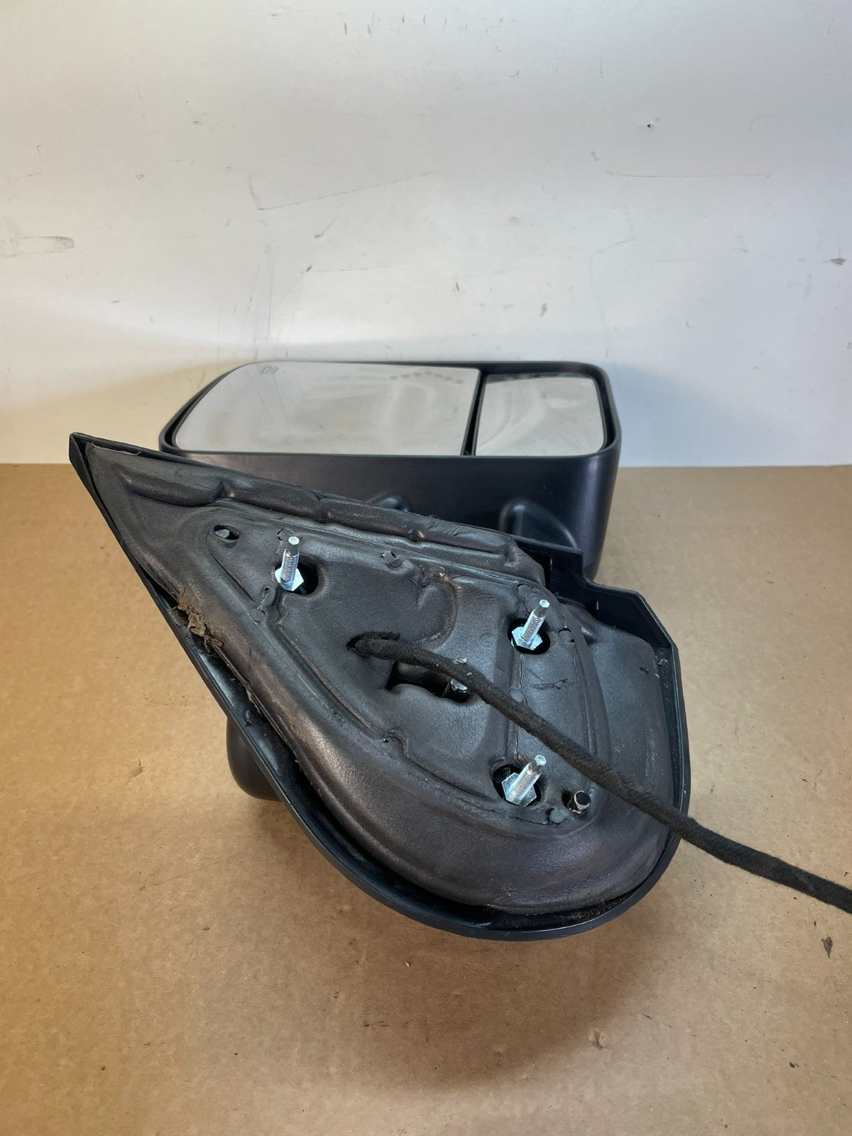 2007 - 2013 Chevrolet Silverado Sierra Right Passenger Side Mirror AG2827 DW4