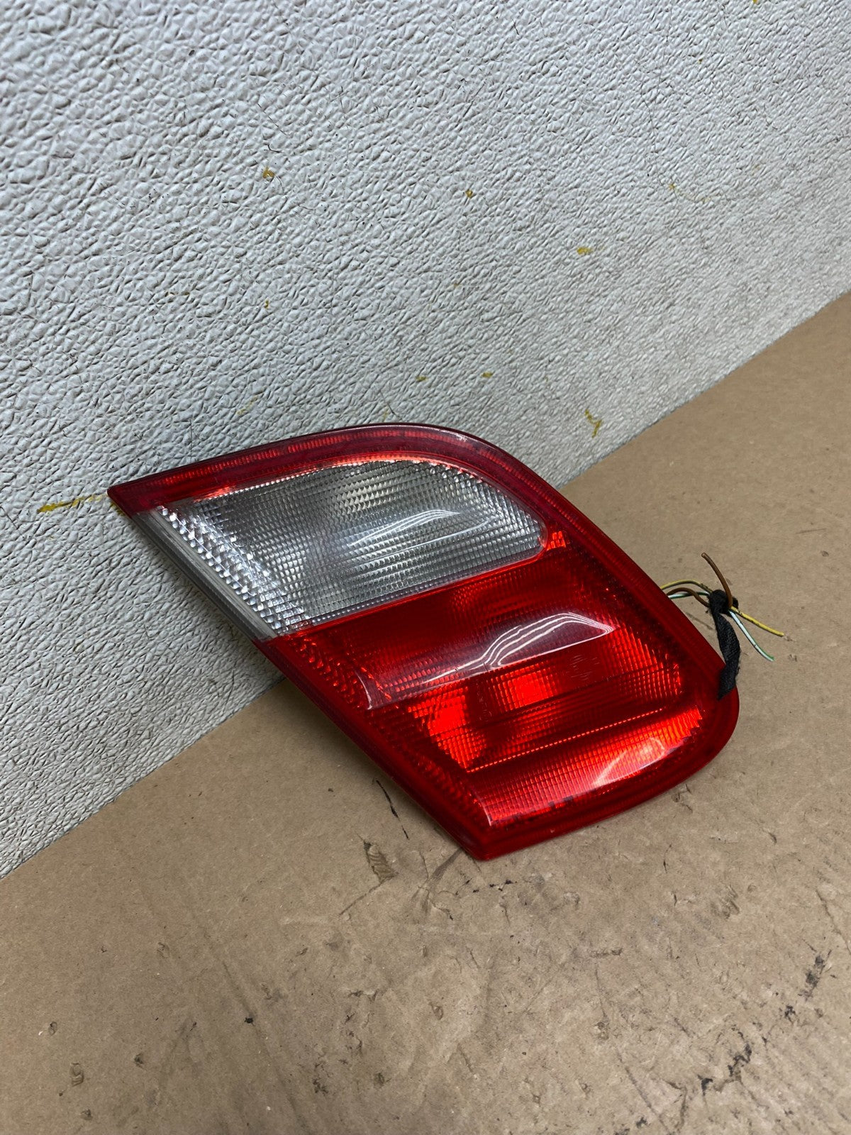 1998-2003 Mercedes Benz CLK Inner Left Driver LH Side Tail Light Lamp Q1743 DW2