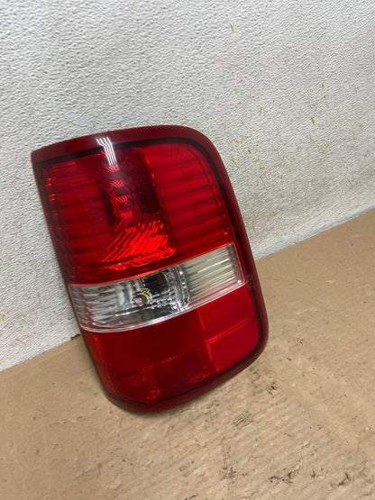 2004 to 2008 Ford F150 F-150 Right Passenger RH Side Tail Light AI0985 LK2