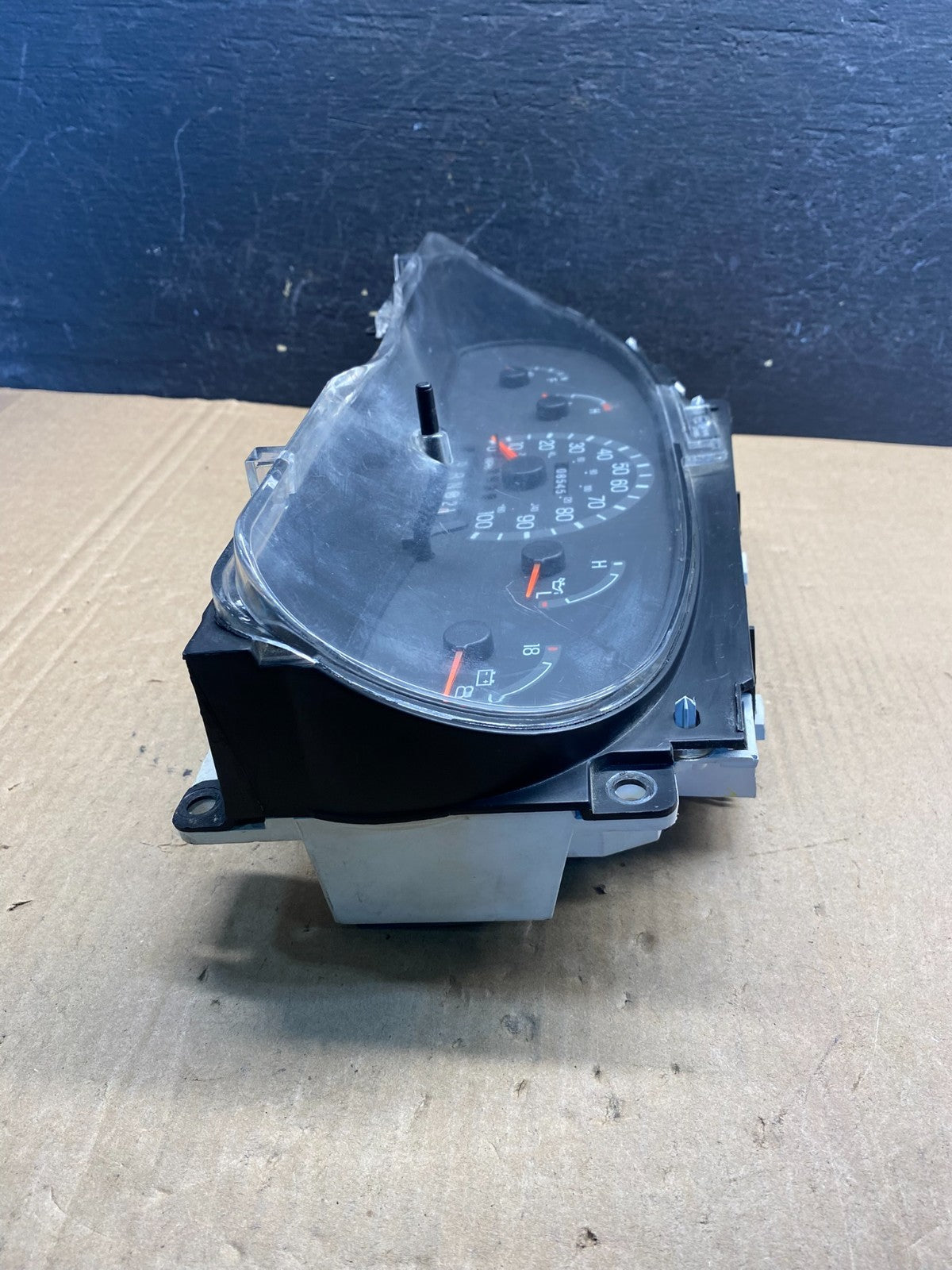 2001-2002 Ford Econoline E250 E350 Van Speedometer Instrument Cluster ae7567 DG2