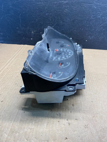 2001-2002 Ford Econoline E250 E350 Van Speedometer Instrument Cluster ae7567 DG2