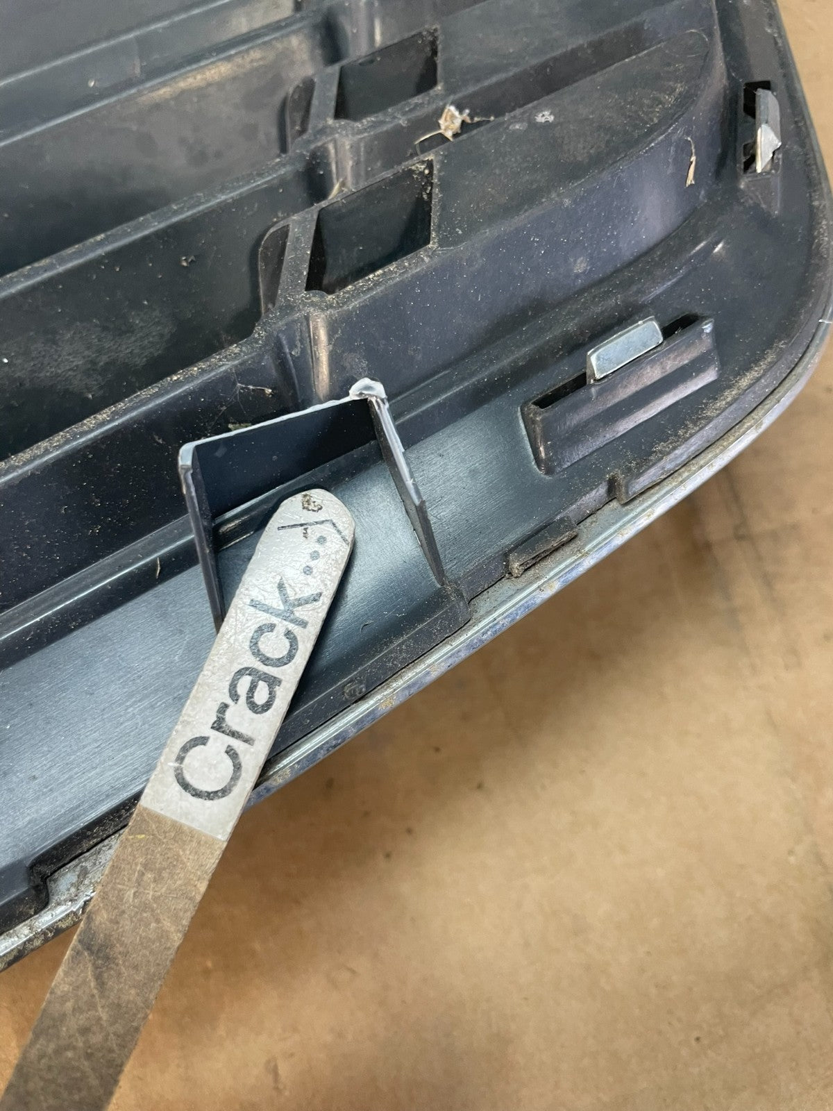 2010 to 2012 Nissan Sentra Front Upper Grill Grille AC5075 DG6