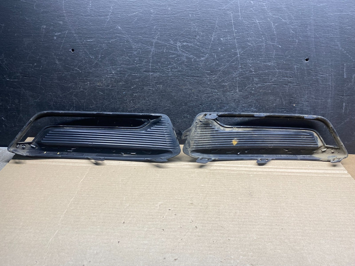 2014 to 2020 Chevrolet Impala Left+Right Side Fog Lights Bezel Cover AH7595 DG1