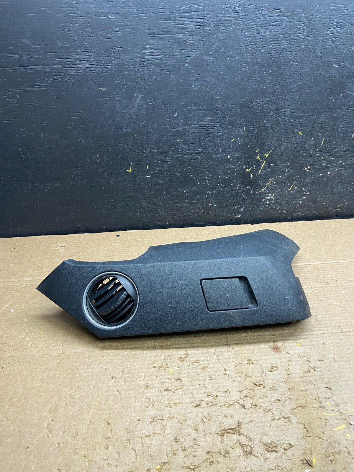 2009-2015 Honda Pilot Right Passenger Dash Vent Center Panel Bezel OEM W2069 DG0