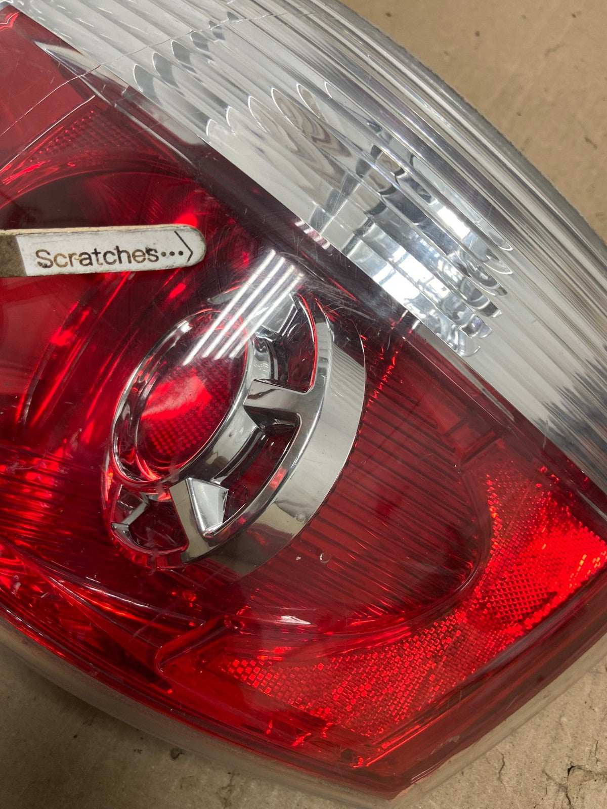 2007 to 2012 GMC Acadia Halogen Tail Light Right Passenger RH Side AG6960 LK3