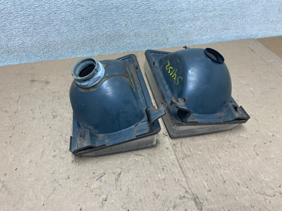 1986 to 1988 Mitsubishi Tredia Left+Right Set Side Headlights S4152 PS6