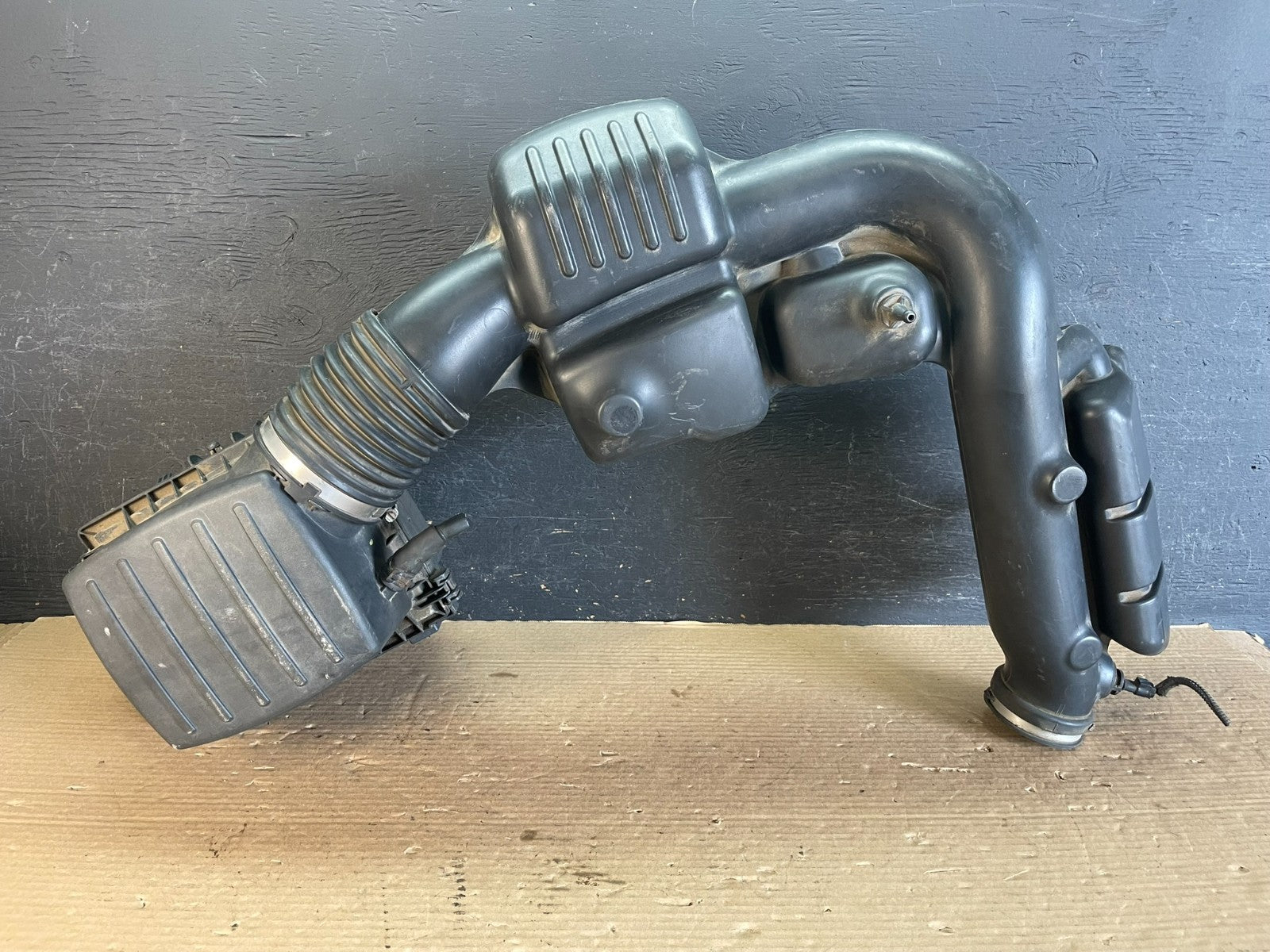 2011 - 2013 Dodge Durango 3.6L Resonator Air Intake Tube AF3514 DW0