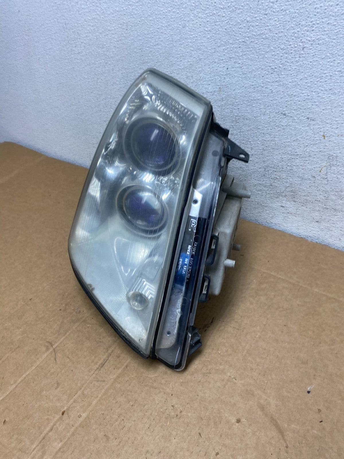 2005 - 2011 Cadillac STS Right Passenger RH Side Xenon Headlight AD6043 DW1
