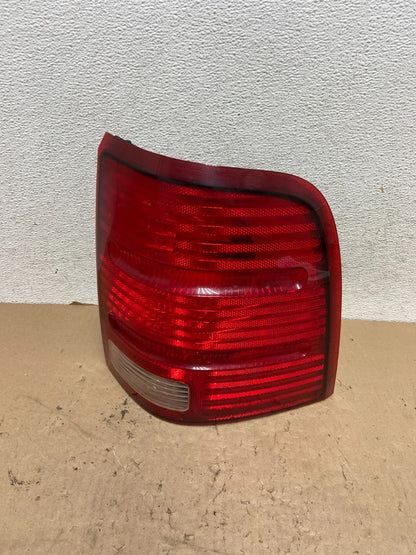 2002 to 2005 Ford Explorer Right Passenger Rh Side Tail light AG4382 PS0