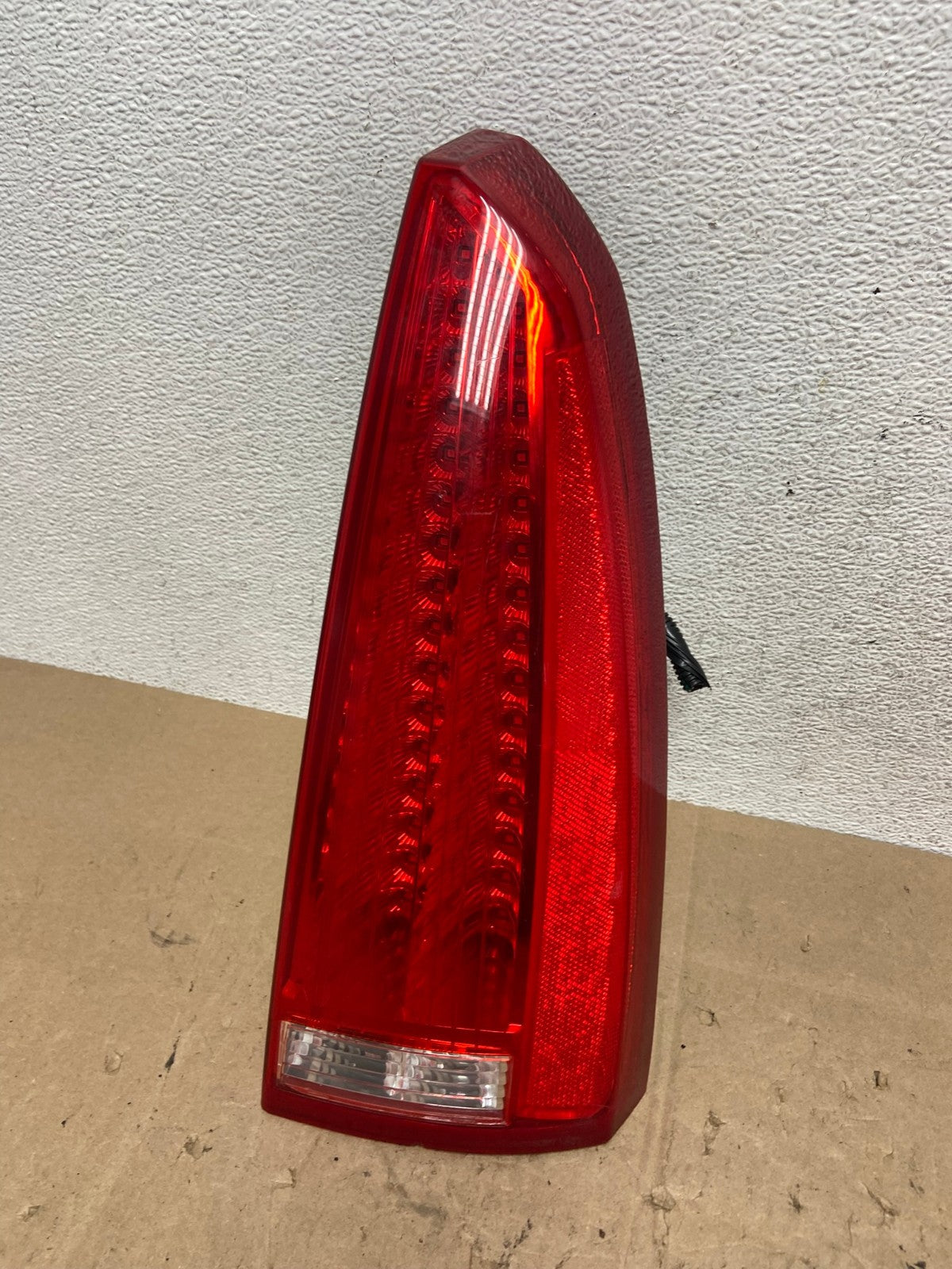 2006 to 2011 Cadillac DTS Right Passenger Rh Side LED Tail light AE6557 LK0