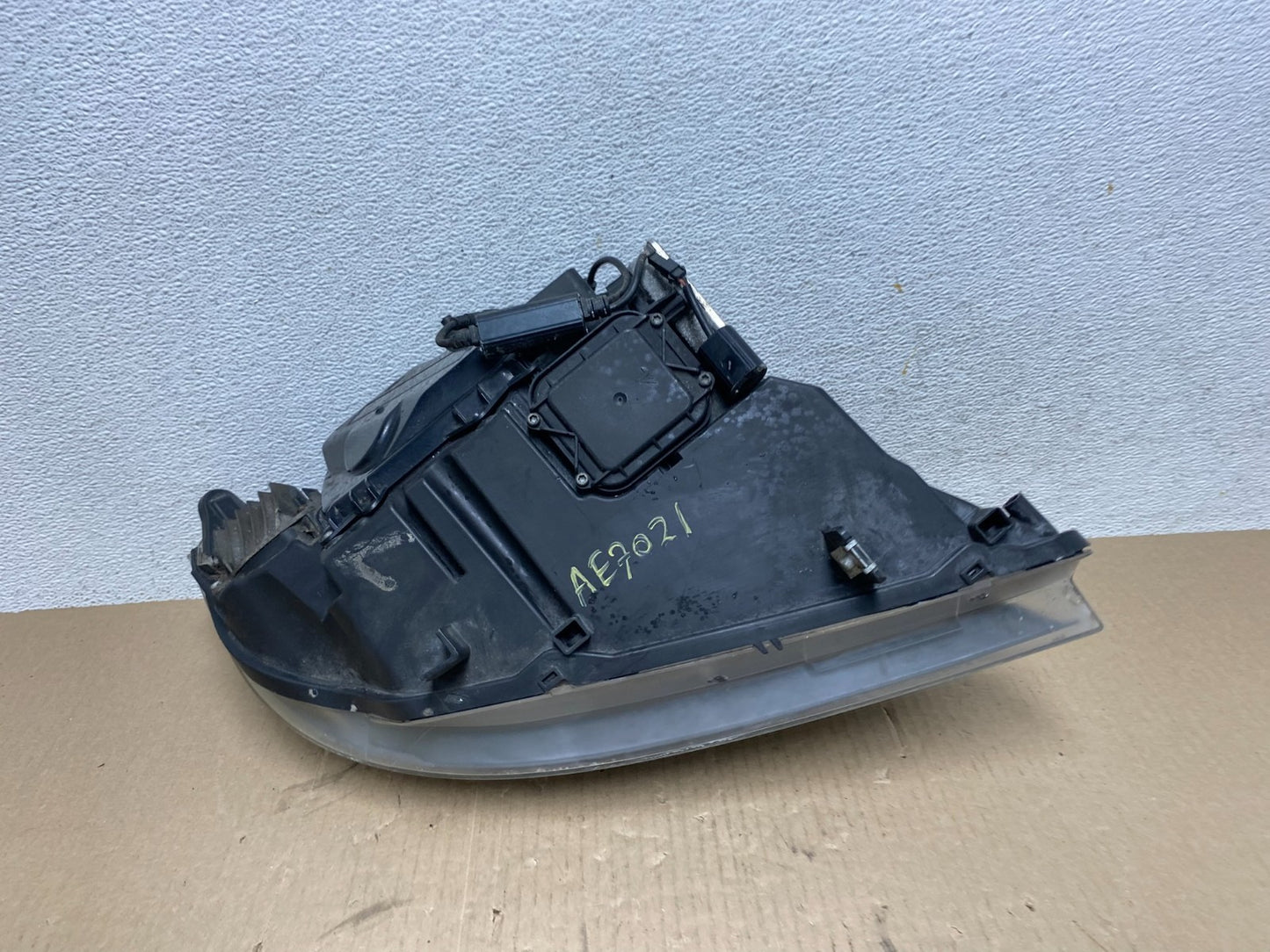2009-2011 Bmw 3 Series 328i 4/D Sedan Left Driver LH Headlight Xenon AE70218