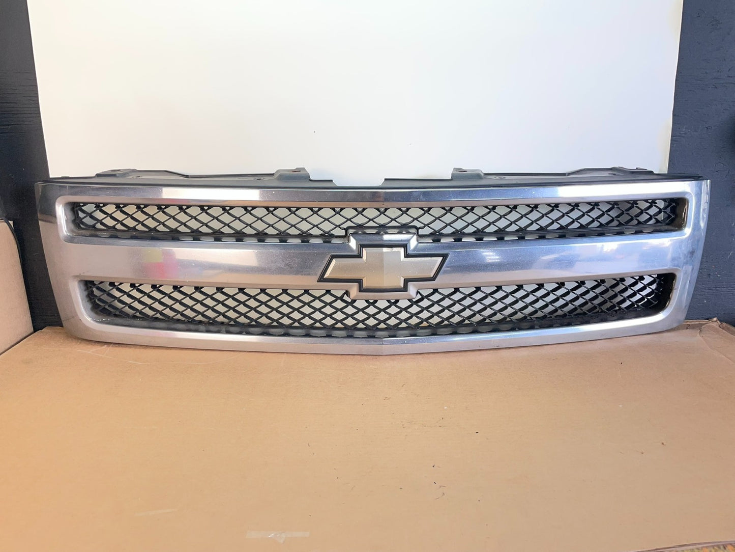 2007 to 2013 Chevrolet Silverado 1500 Front Chrome Grille Grill AG0855 DG0