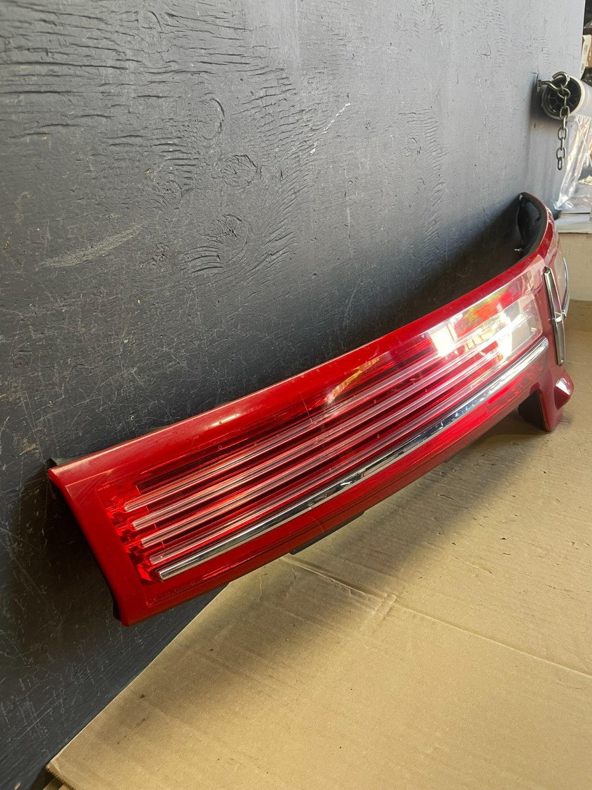 2010 to 2019 Lincoln Mkt Trunk Center Tail Light Panel Camera AD5709 DW2
