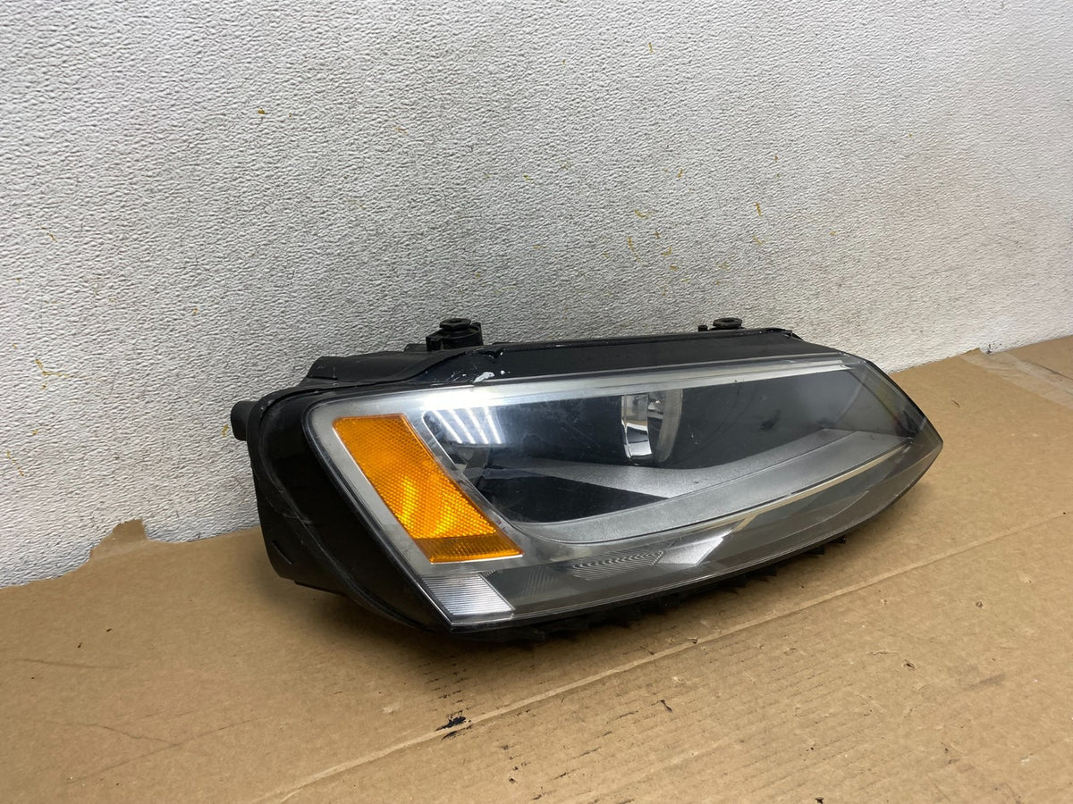 2011 to 2014 Volkswagen Jetta Right Passenger RH Headlight Halogen AH7831 DW1