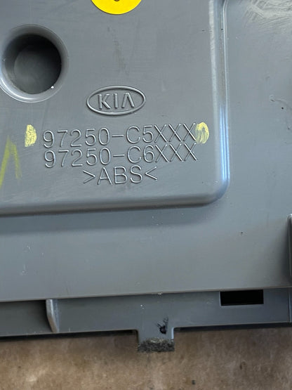 2016 to 2018 Kia Sorento Temperature AC Climate Control 97250-C5XXX AF2090 DW5
