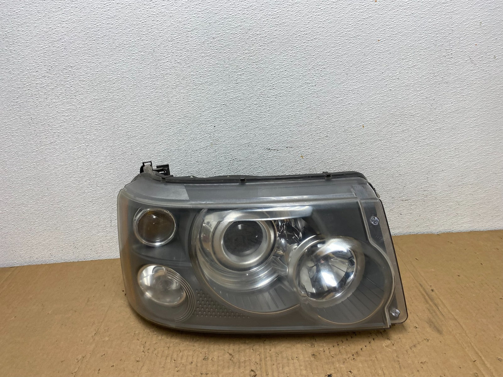 2006-2009 Land Rover Range Rover Right Passenger Xenon Headlight AD2475 DW0