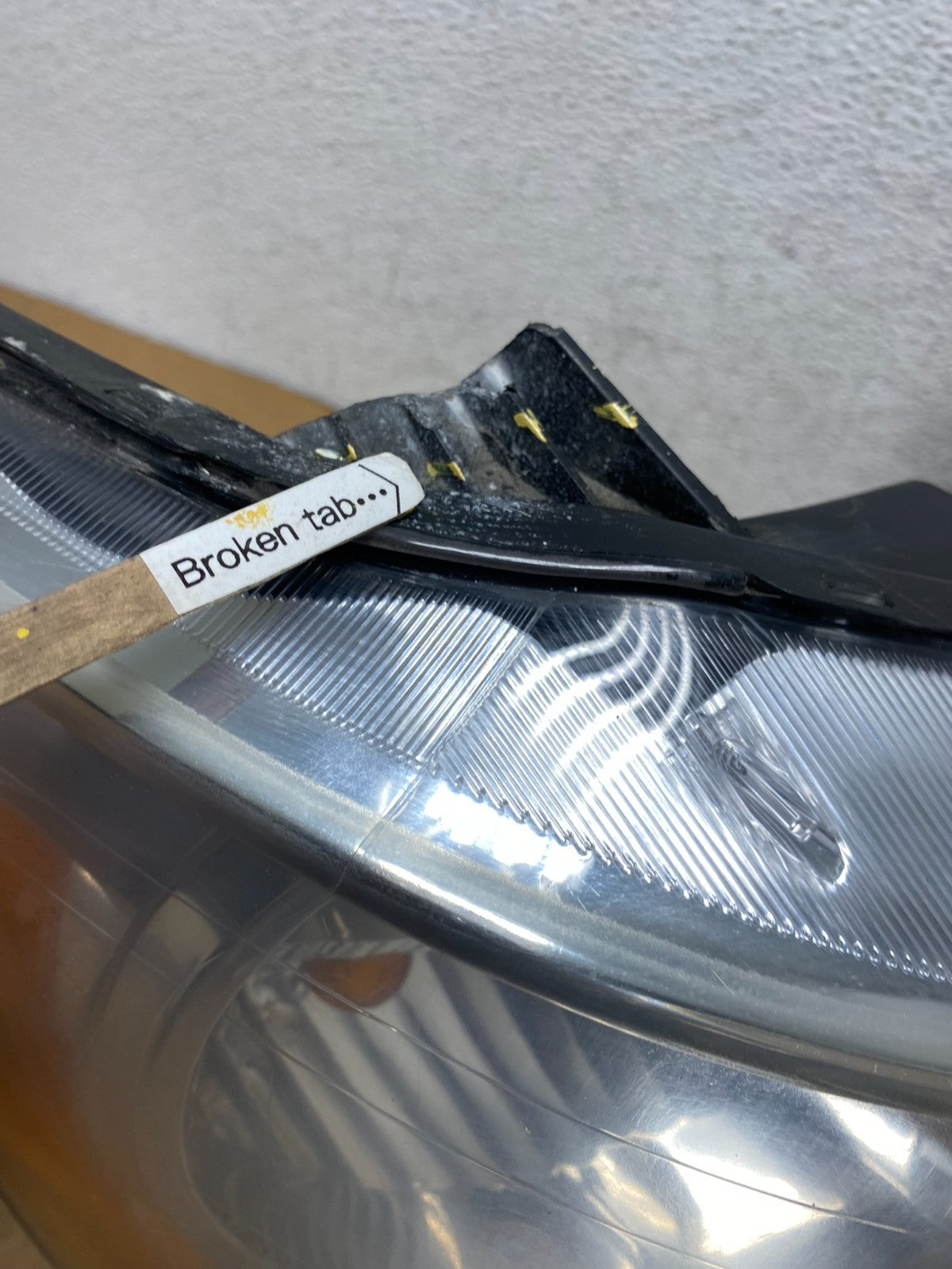 2006 to 2009 Pontiac Torrent Right Passenger RH Side Halogen Headlight AD5225 DW5
