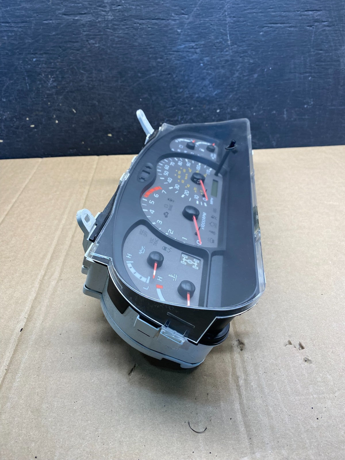 2001 to 2004 Toyota Sequoia Speedometer Insrument Gauge Cluster AG3732 DW1