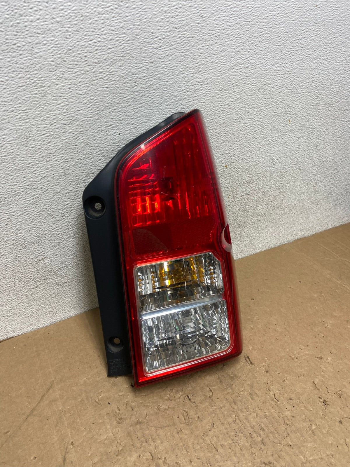 2005 to 2012 Nissan Pathfinder Right Passenger RH Side Tail Light AG1228 LK2
