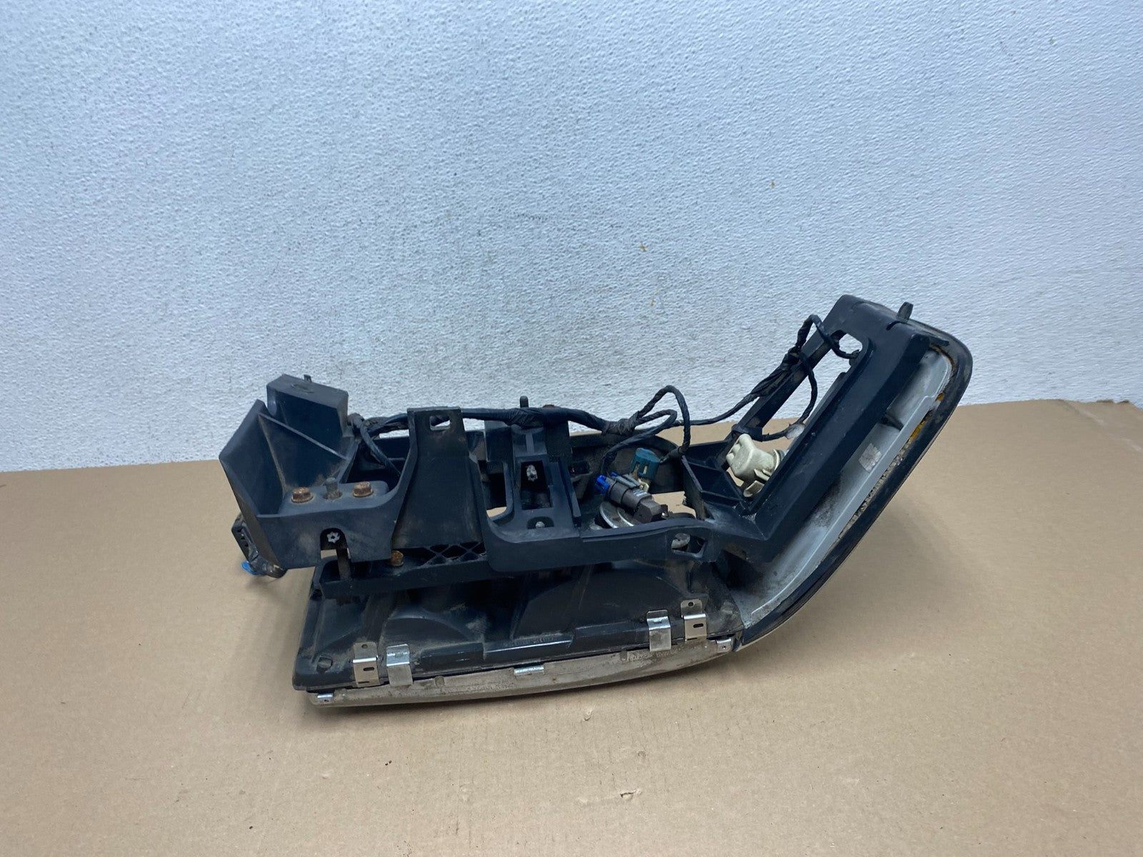 1994 1995 1996 Cadillac Deville Left Driver LH Headlight + Turn Signal AE7143 DW4