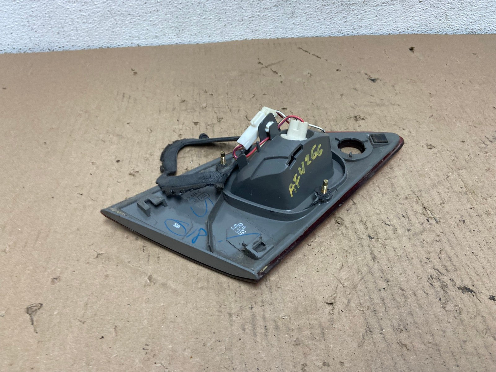 1998-2000 Toyota Corolla Right Passenger RH Side Inner Tail light AF4266 LK4