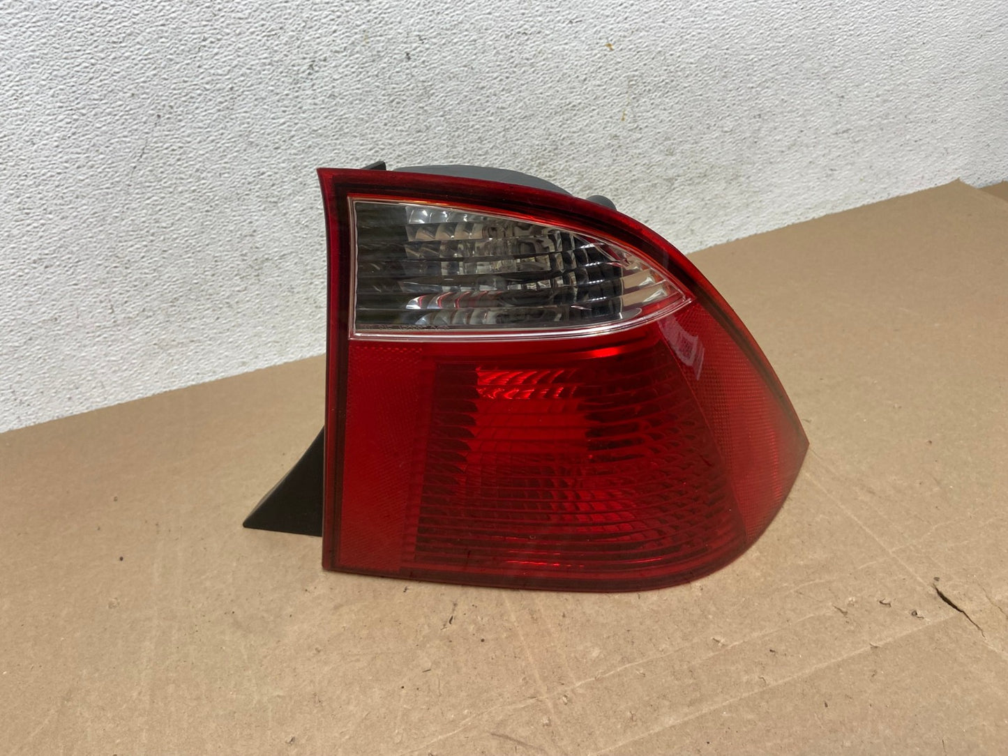 2005 2006 2007 Ford Focus Sedan Right Passenger Tail Light AE5042 LK0