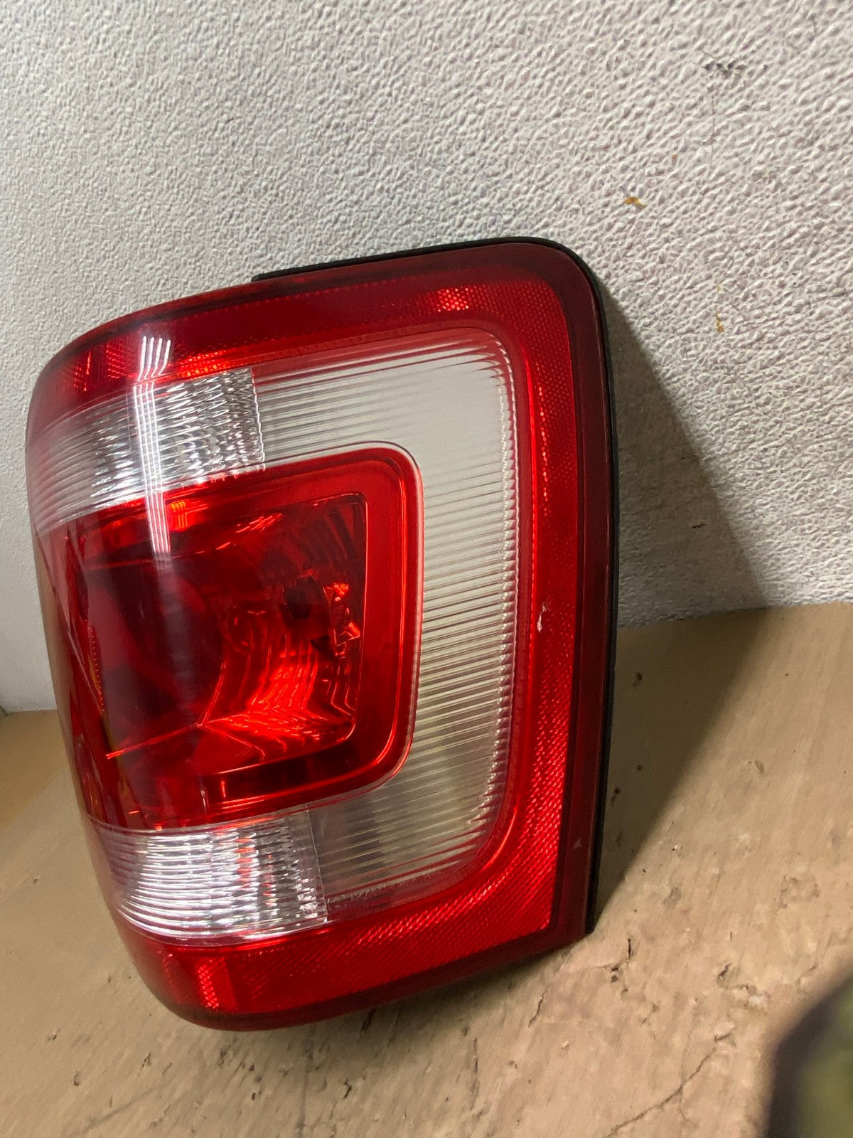 2008 to 2012 Ford Escape Right Passenger RH Side Tail Light AG8098 LK2