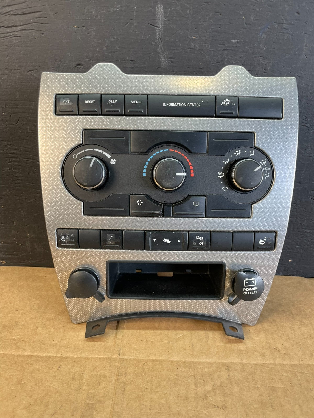 2005 to 2007 Jeep Commander Grand Cherokee A/C Climate Control Bezel AC5225 DG0