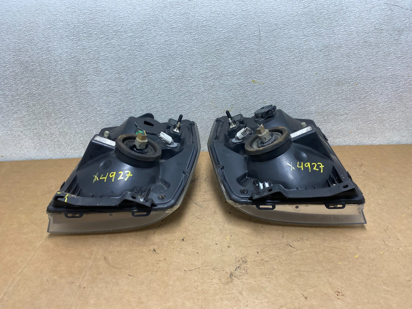 2008-2014 Ford Econoline E150 E250 E350 Left+Right Headlights X4927 DW13