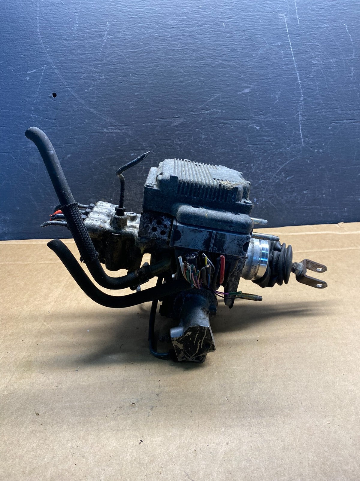 2010 - 2015 Toyota Prius ABS Brake Pump Anti Lock Module AD7575 DG2